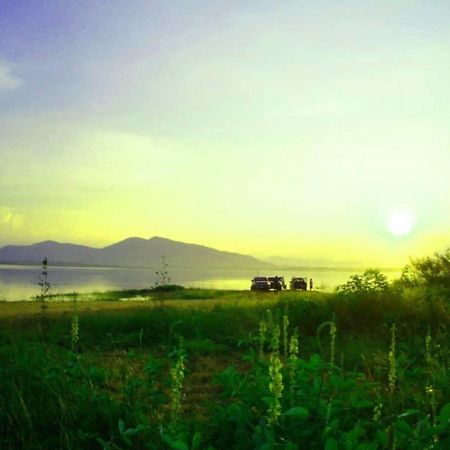 Lake Scene Resort Ratchaburi Екстер'єр фото